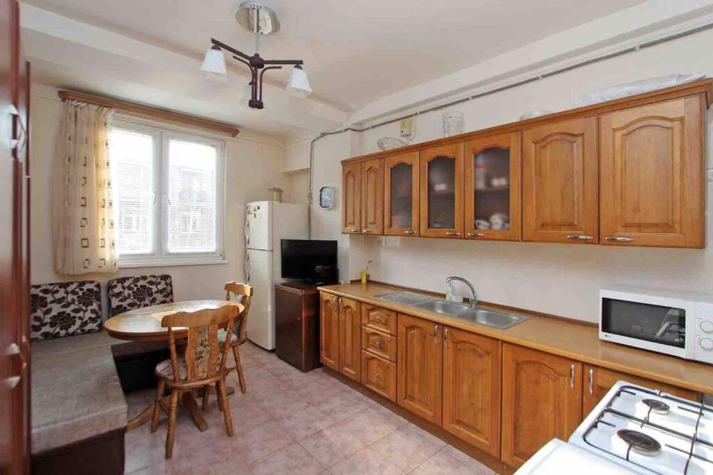 Cozy Apartment In The Center Of Yerevan Exterior foto