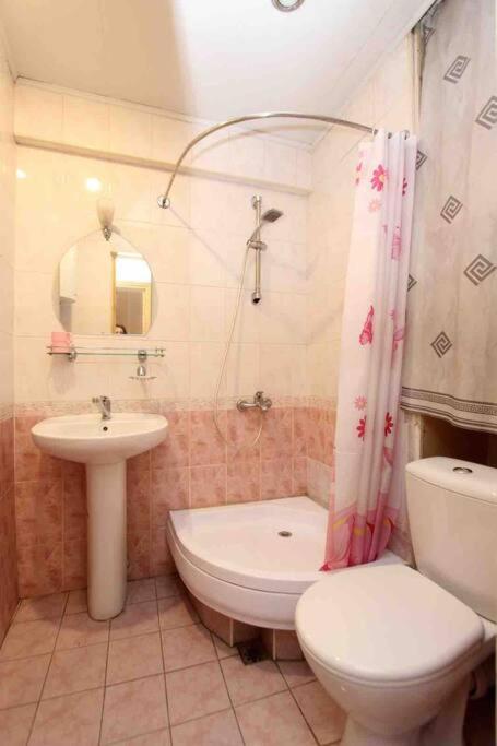 Cozy Apartment In The Center Of Yerevan Exterior foto